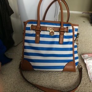 Michael Kors looking purse