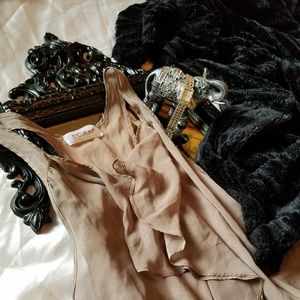 🌹🌹5th Culture 🌹🌹 Loose design Ruffle tank