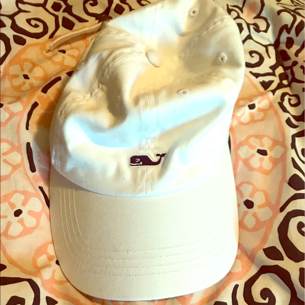 White VIneyard Vines hat