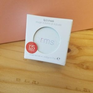 RMS lip2cheek Cream Color in Vogue Rose