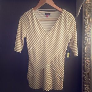 Vince Camuto White and Gold stripe shirt