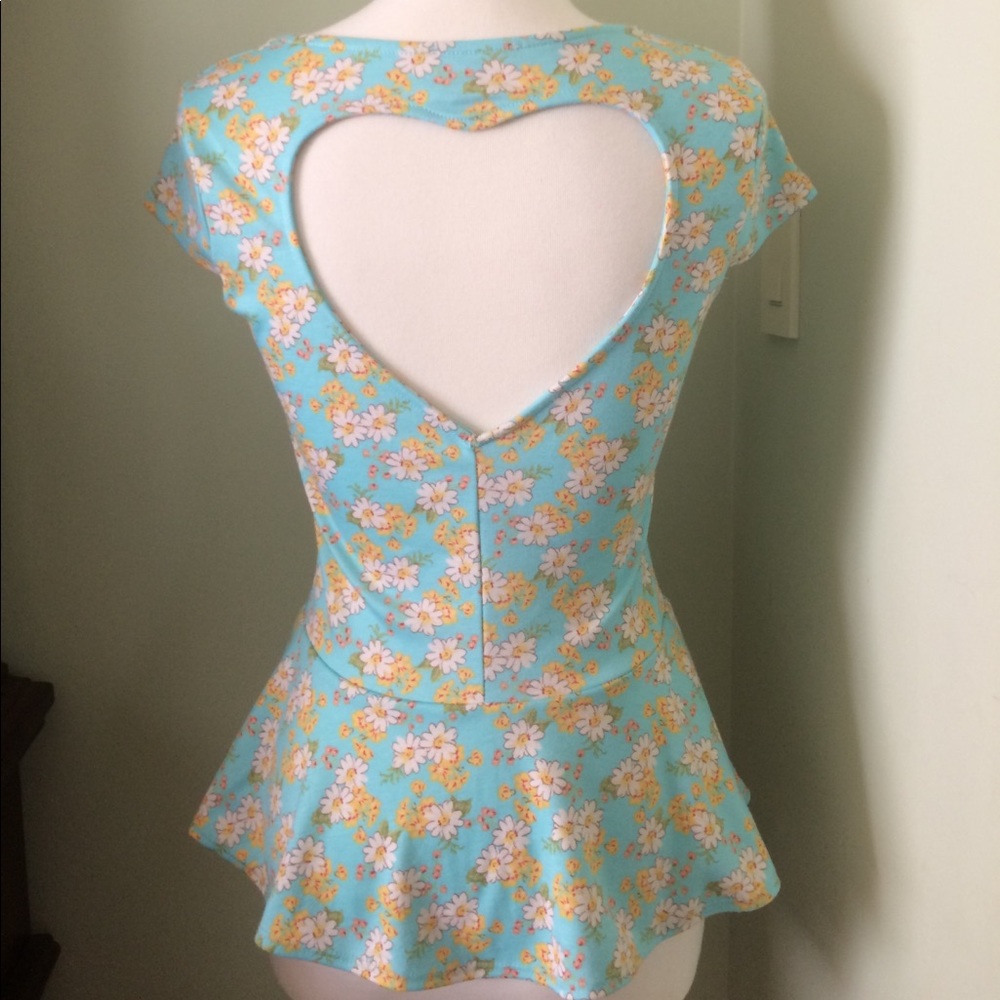 💙🌼PACSUN Floral Peplum Shirt