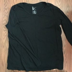 Gap scoop neck shirt