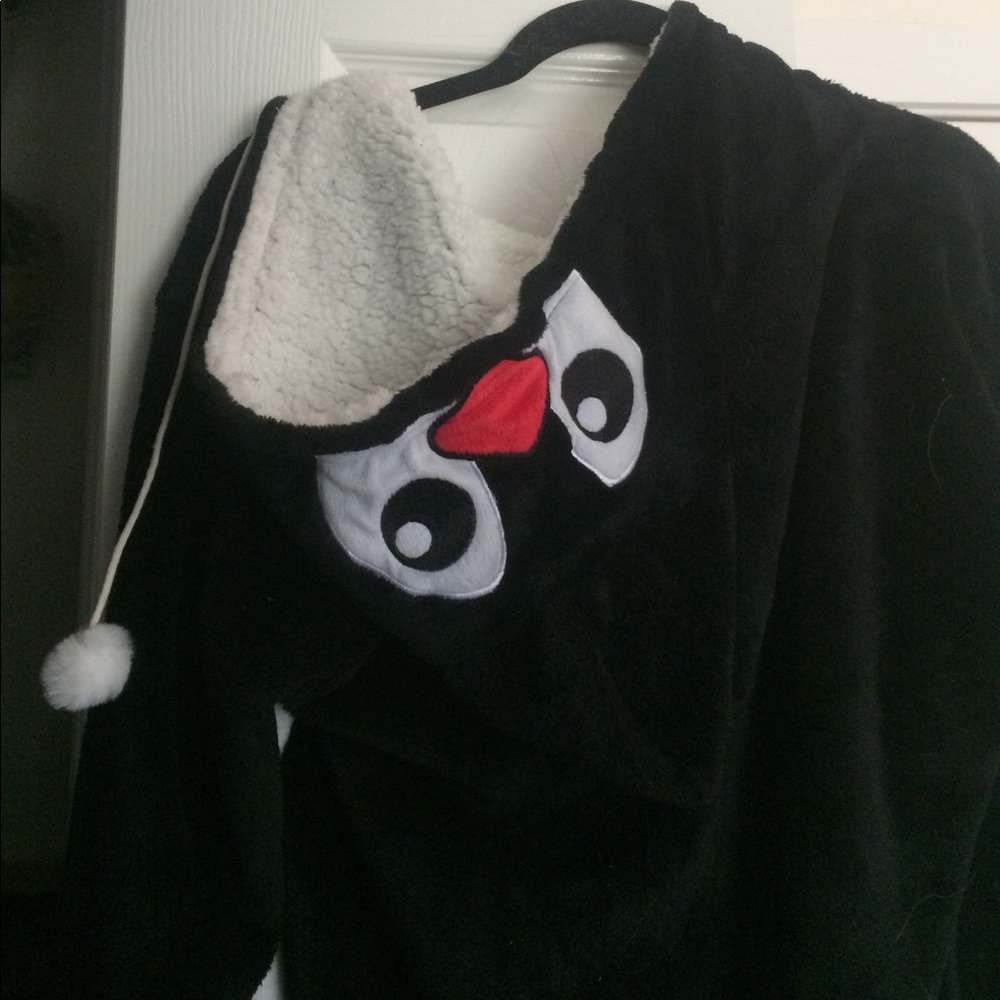 Penguin Onesie!!! 🐧