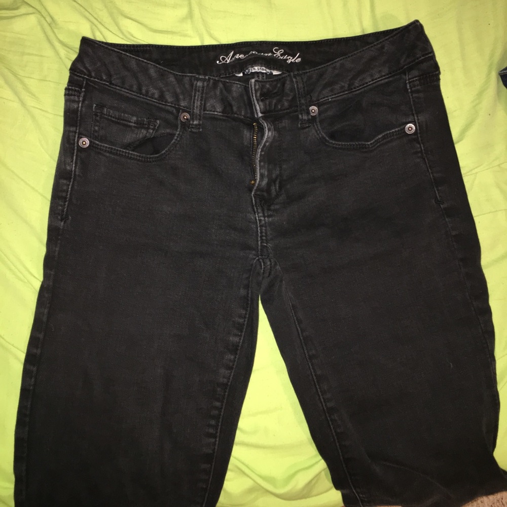 FINAL DAYS BEFORE GONE: American Eagle Jeans