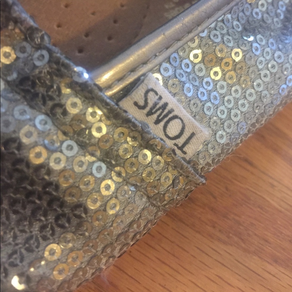 Toms silver sequin