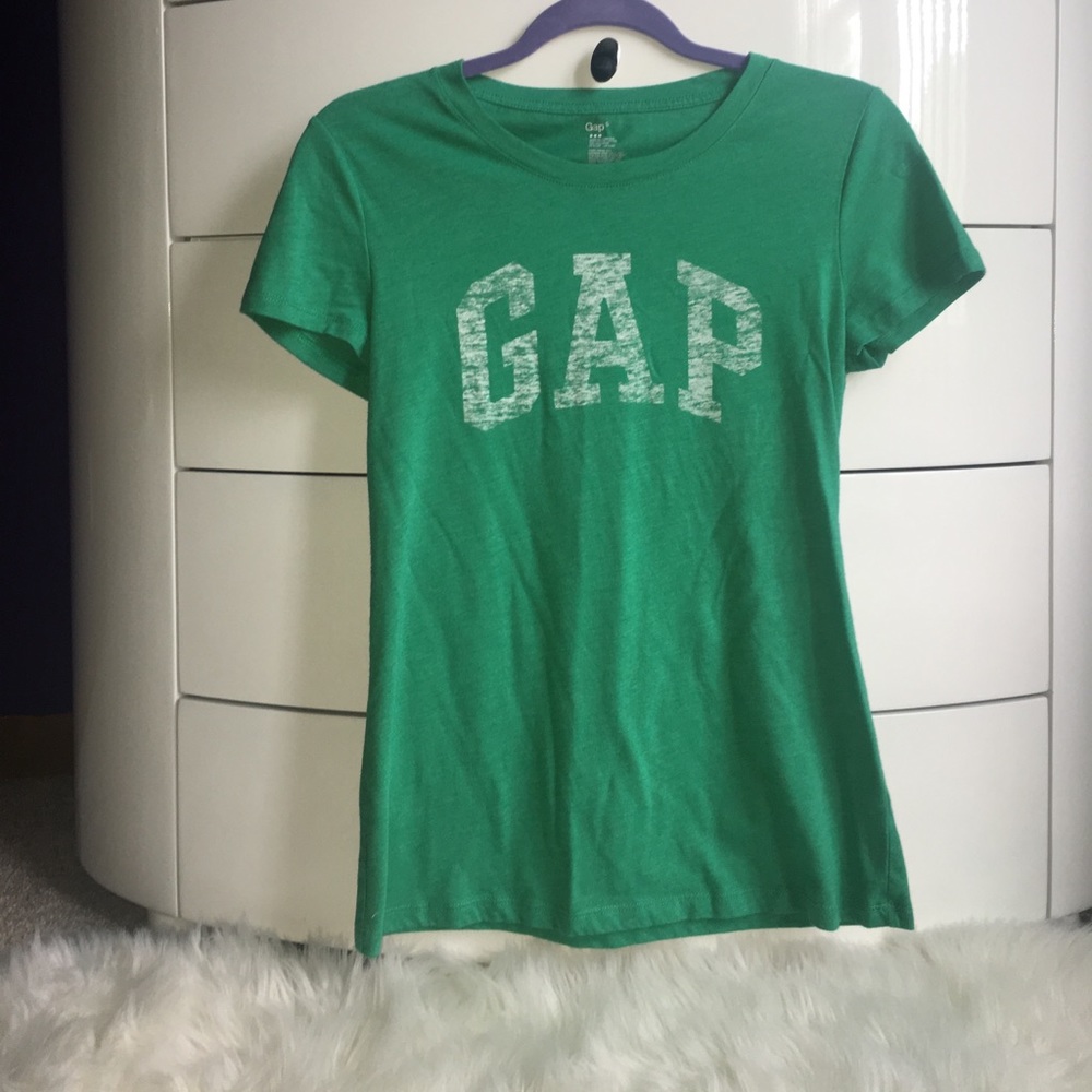 GAP green tee