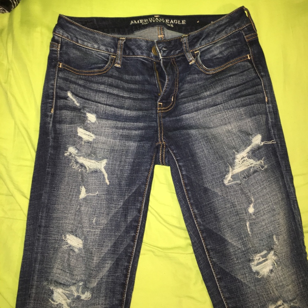 FINAL DAYS BEFORE GONE: American Eagle jeans