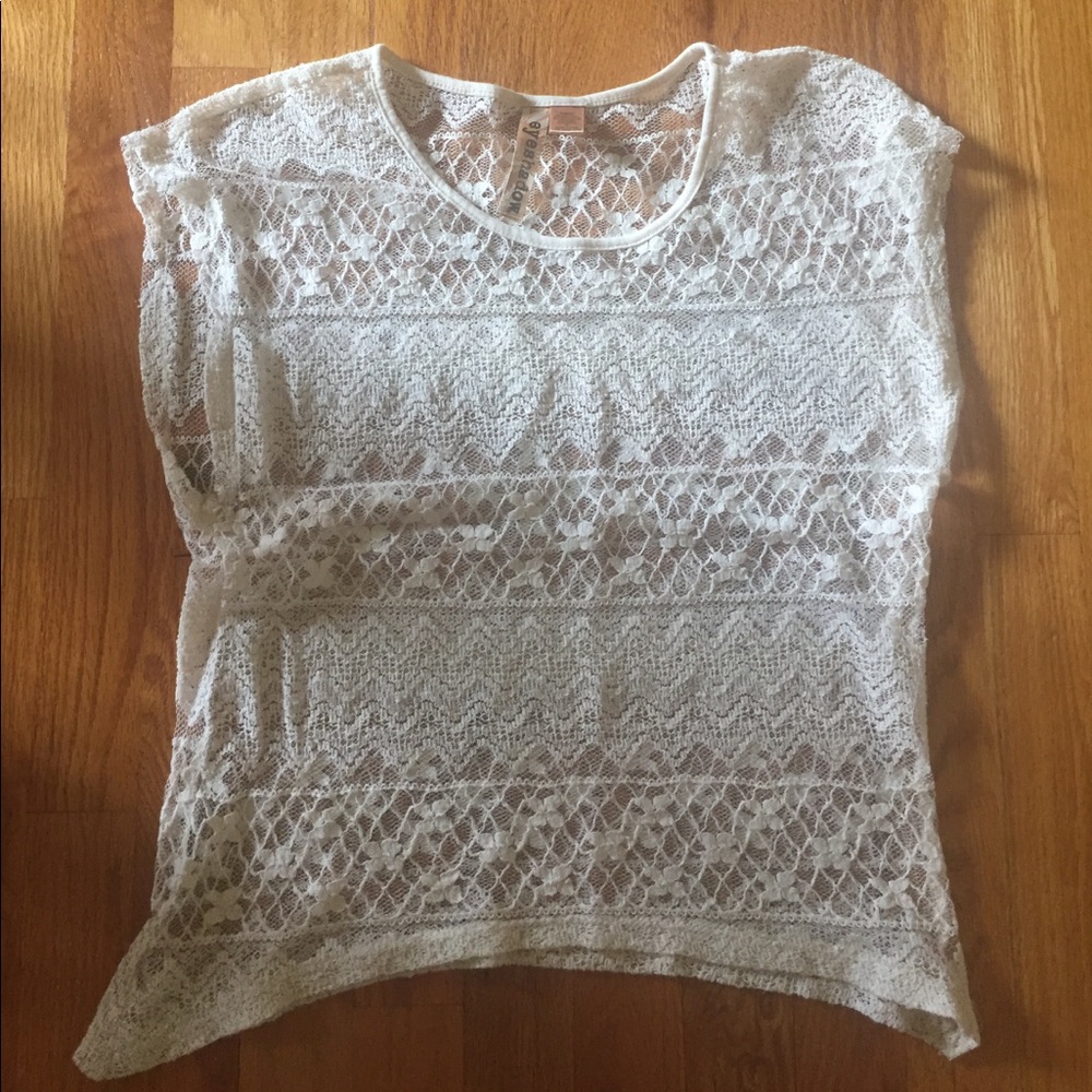 Lacey off-white short sleeve shirt