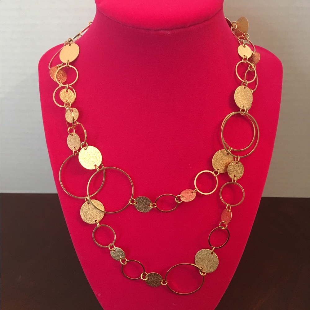 Gold detailed necklace