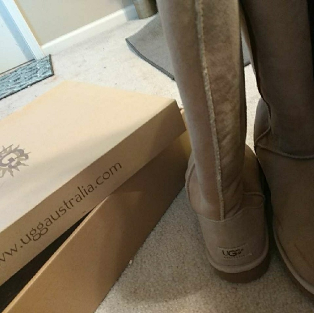Ugg boots size 10