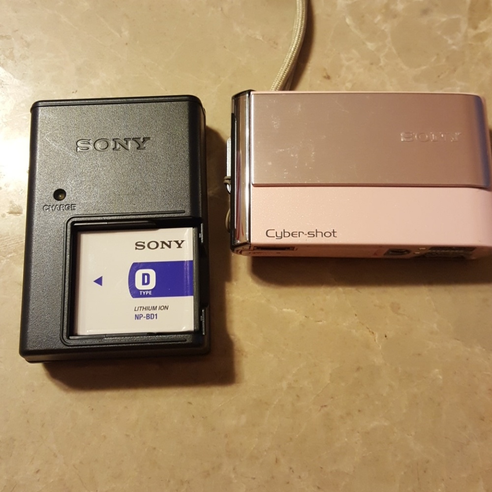SONY CYBER-SHOT CAMERA