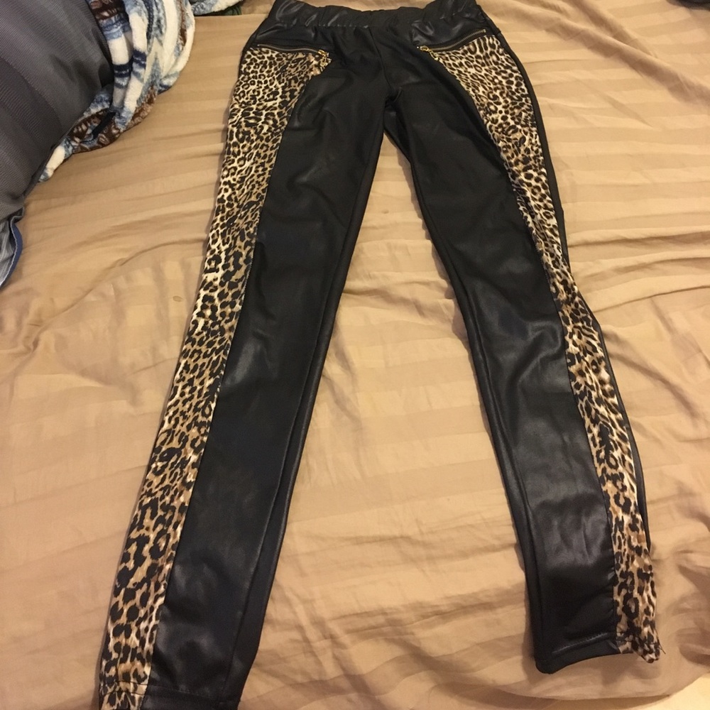 Leather cheetah print leggings