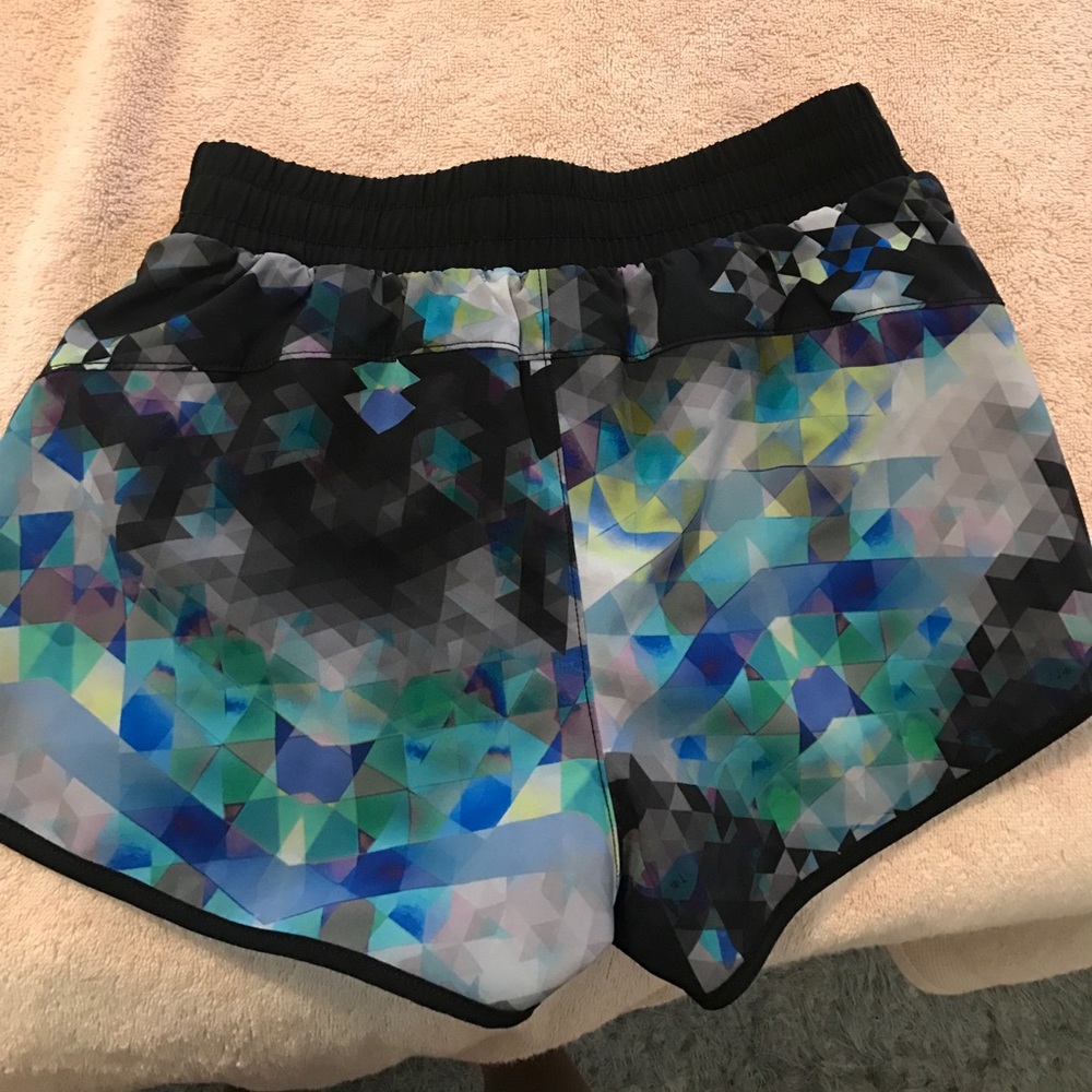 Reversible running shorts