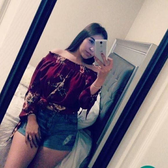 Meet your Posher, Itzel - Picture 1 of 1