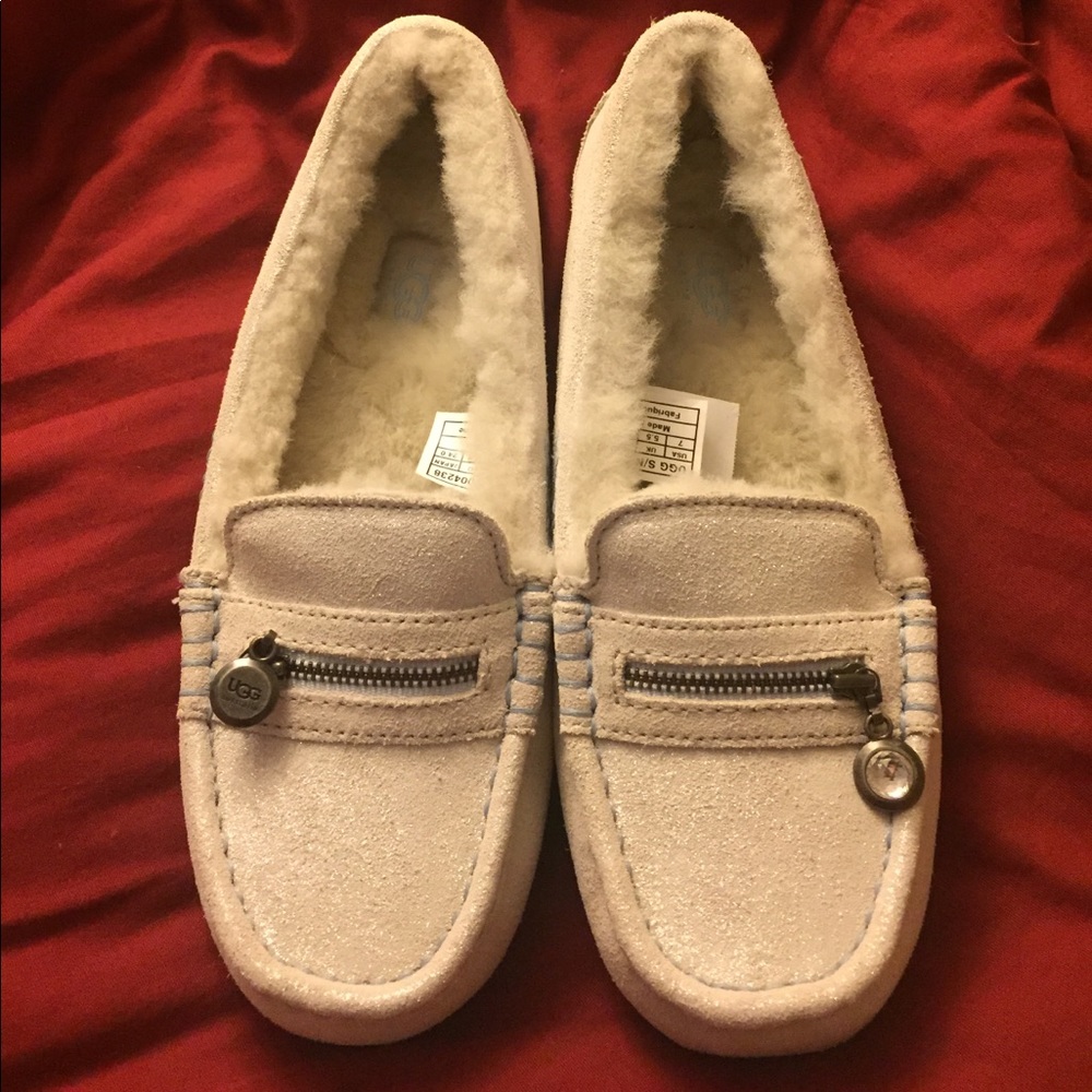 White ansley charm UGG slippers