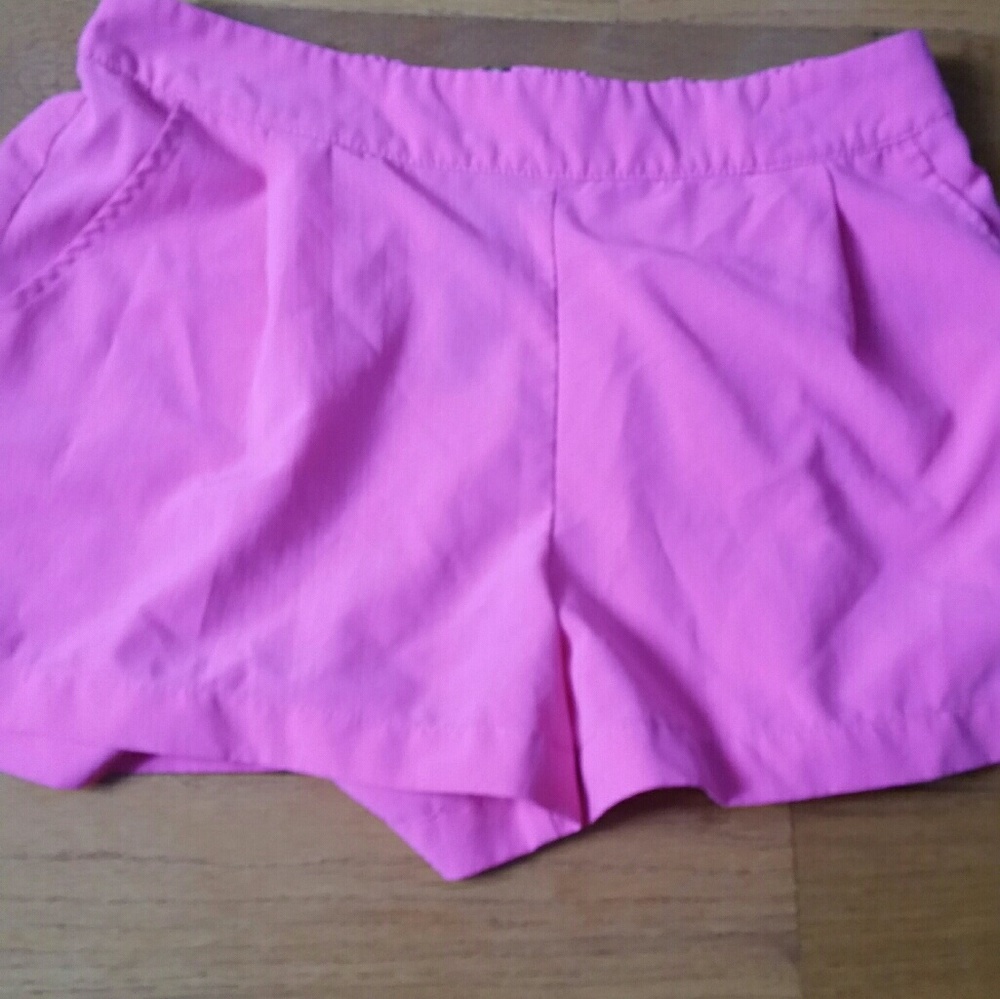 Under Skies Shorts