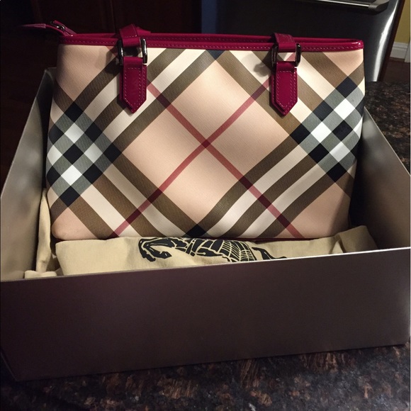 Burberry Handbags - Burberry Super Nova Check Tote