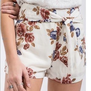 Tie waist floral shorts