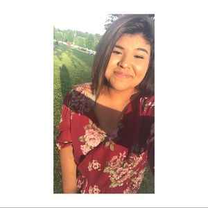 Meet your Posher, Anahi