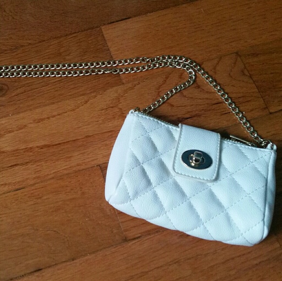 Forever 21 Handbags - Forever 21 cross body purse