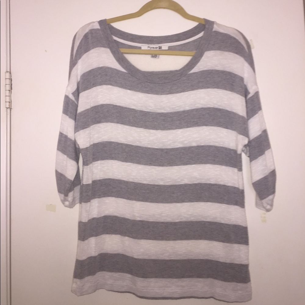 Grey and white striped quarter sleeve top