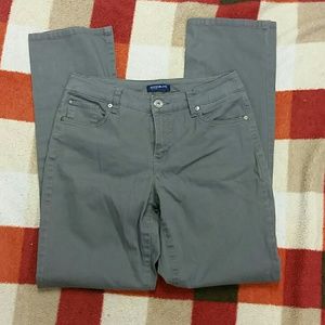 Bandolino Jeans Samantha Size 8 Gray Straight Leg