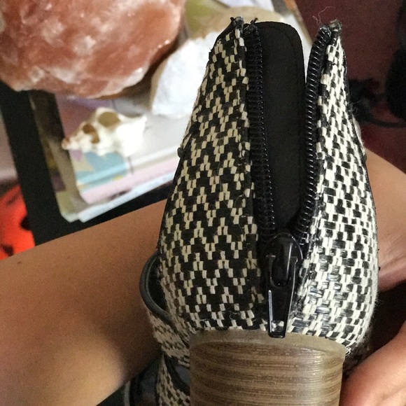 Chunky sandal /  lace up - Picture 3 of 3