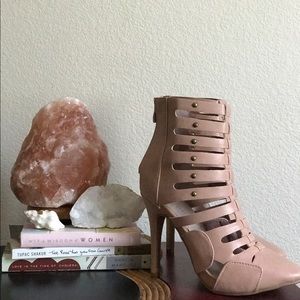 Blush/ pink heels