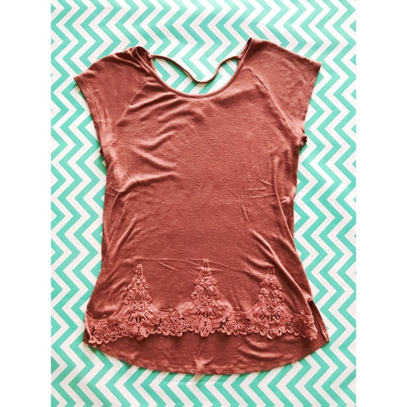 Mauve shirt lace embellishment - Picture 2 of 4