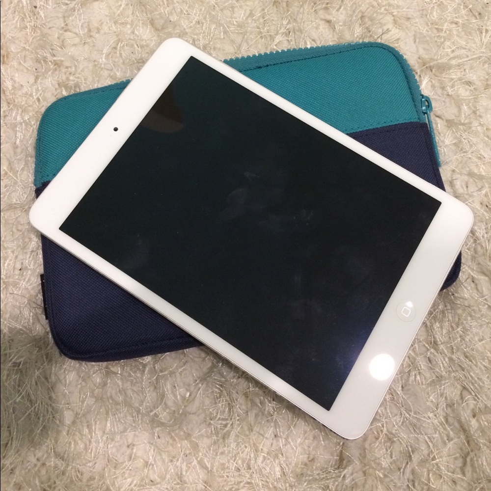 BRAND NEW IPAD MINI