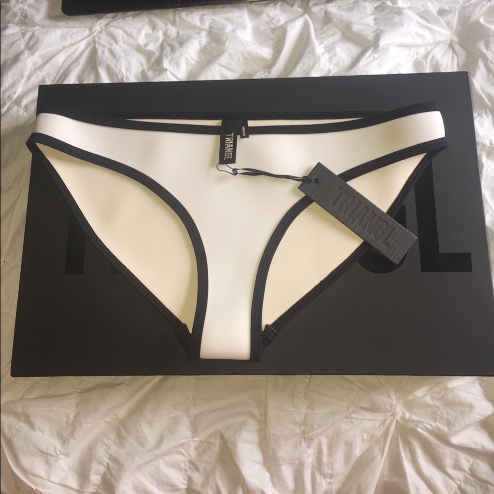 SOLD Triangl Bottoms - Picture 2 of 3