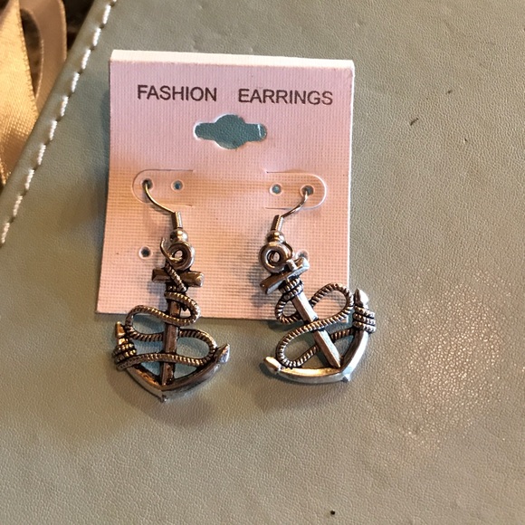 BNWT Anchor ⚓️ Earrings! - Picture 2 of 2