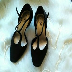 East 5th black leather heels