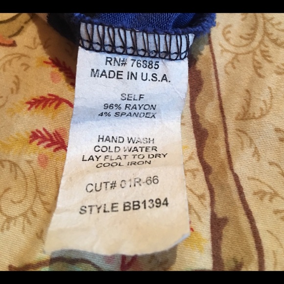 Anthropologie RED HAUTE Cold Shoulder Top - Picture 7 of 7