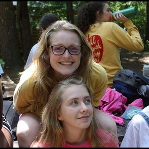 Meet your Posher, Caroline