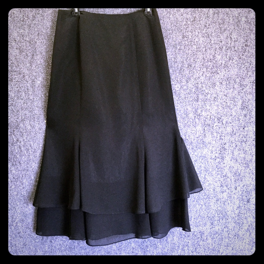 Adrianna Papell black chiffon flowing layers!🎶