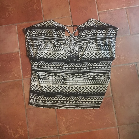 Top. - Picture 2 of 5