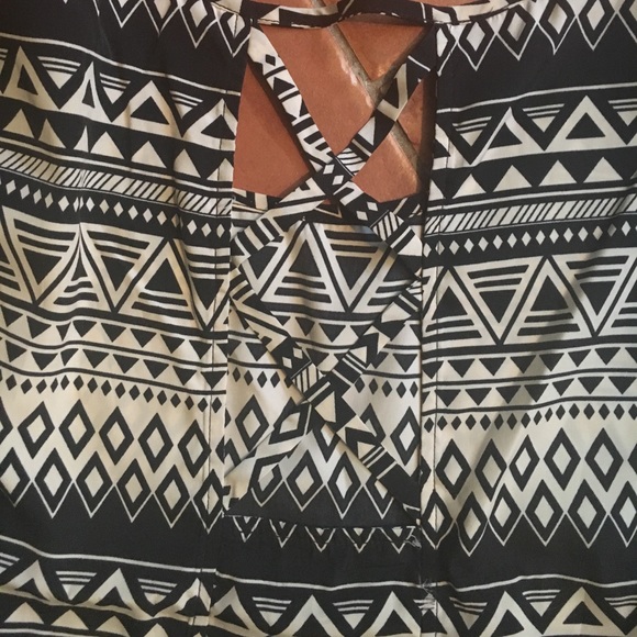 Top. - Picture 4 of 5