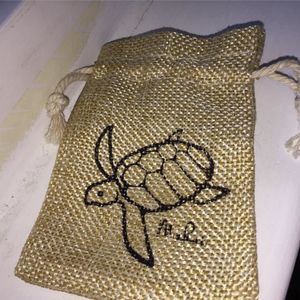 Meet your Posher, Amelia