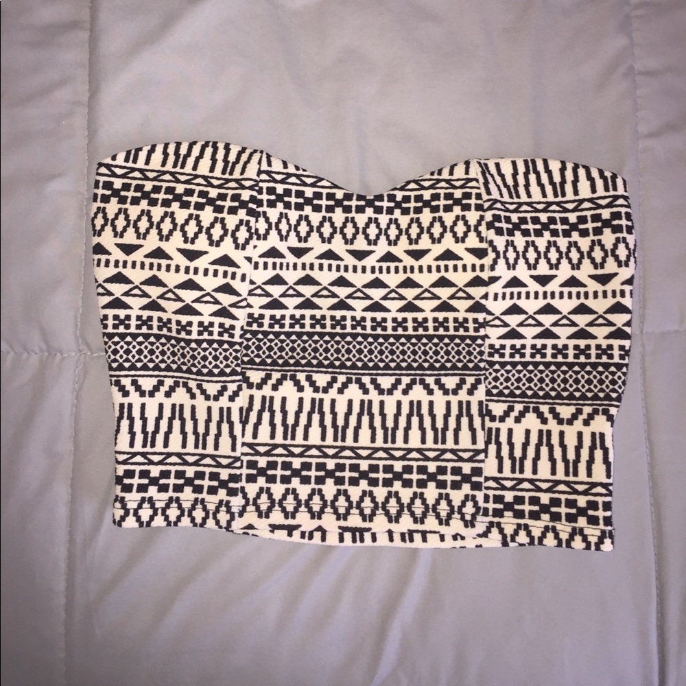 Black and cream crop top