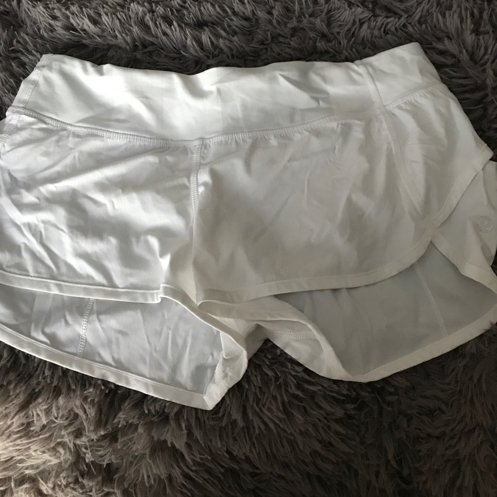 Lululemon white short shorts sz 4