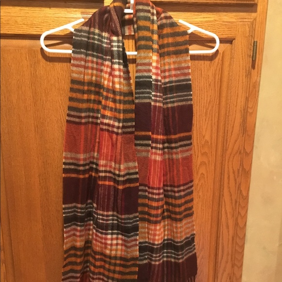 Soft new scarf - Picture 1 of 1