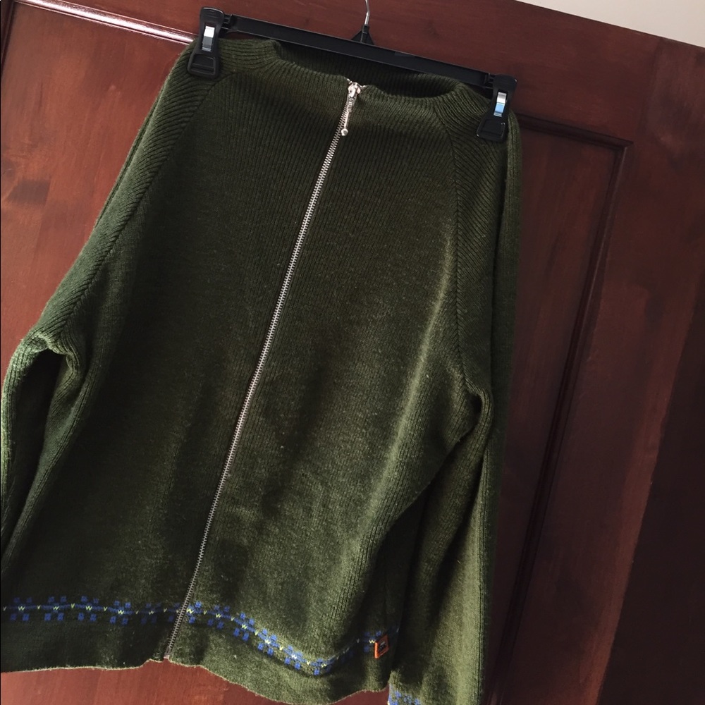 Wall green sweater with zipper