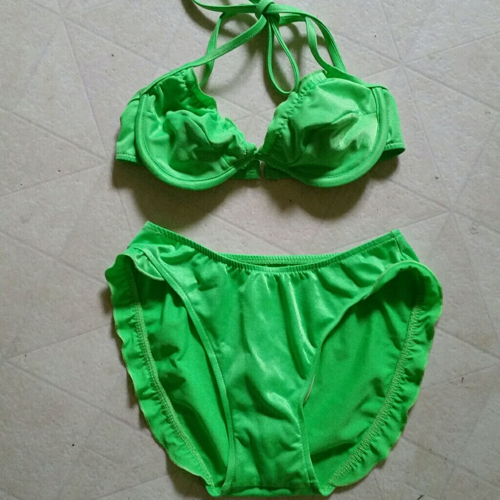 Bikini with ruffles