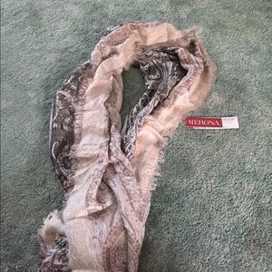 NWT Lurex tan scarf