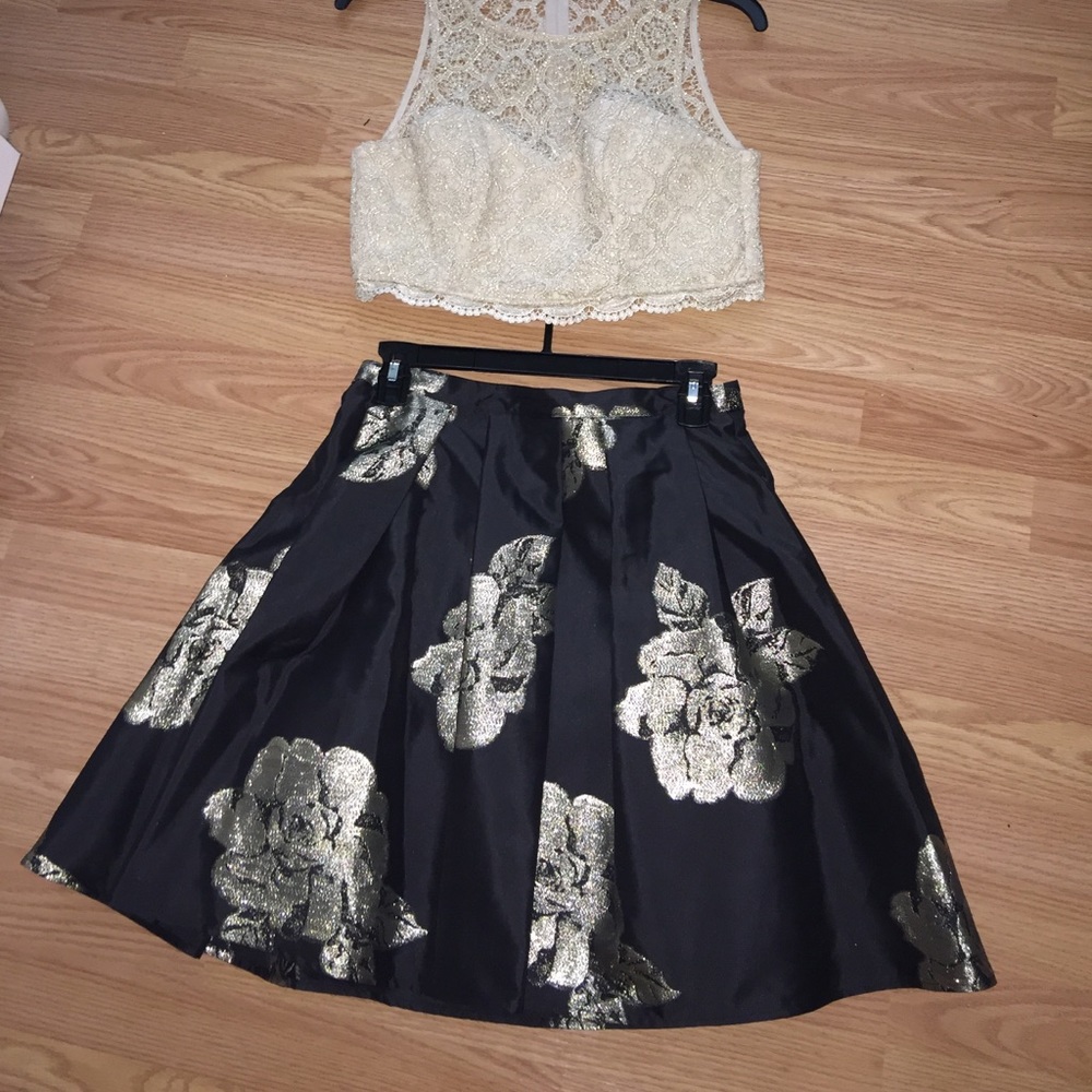 Cute 2 piece dress!! Size 9 both pieces