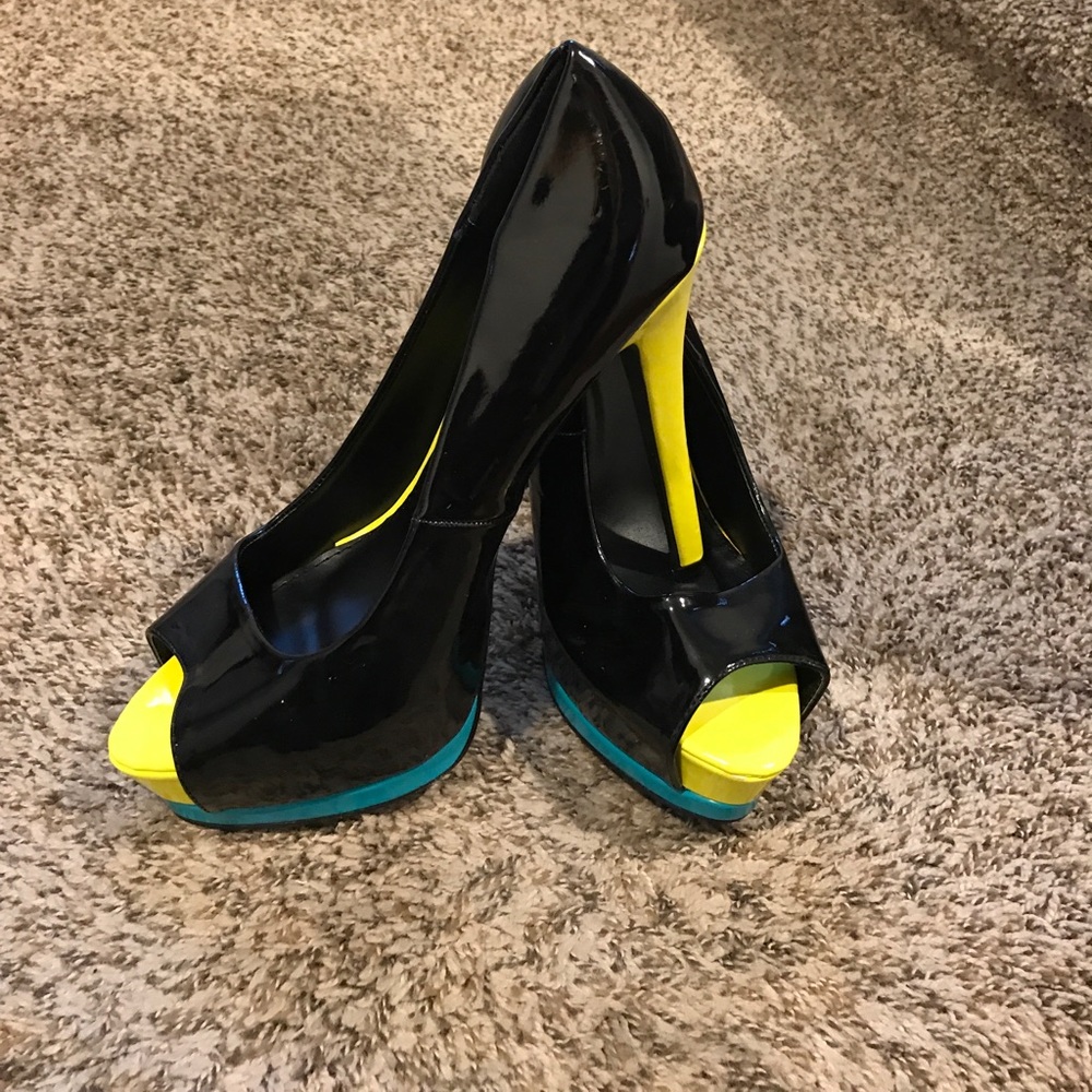 🔥SEXY COLOR BLOCK HEELS🔥