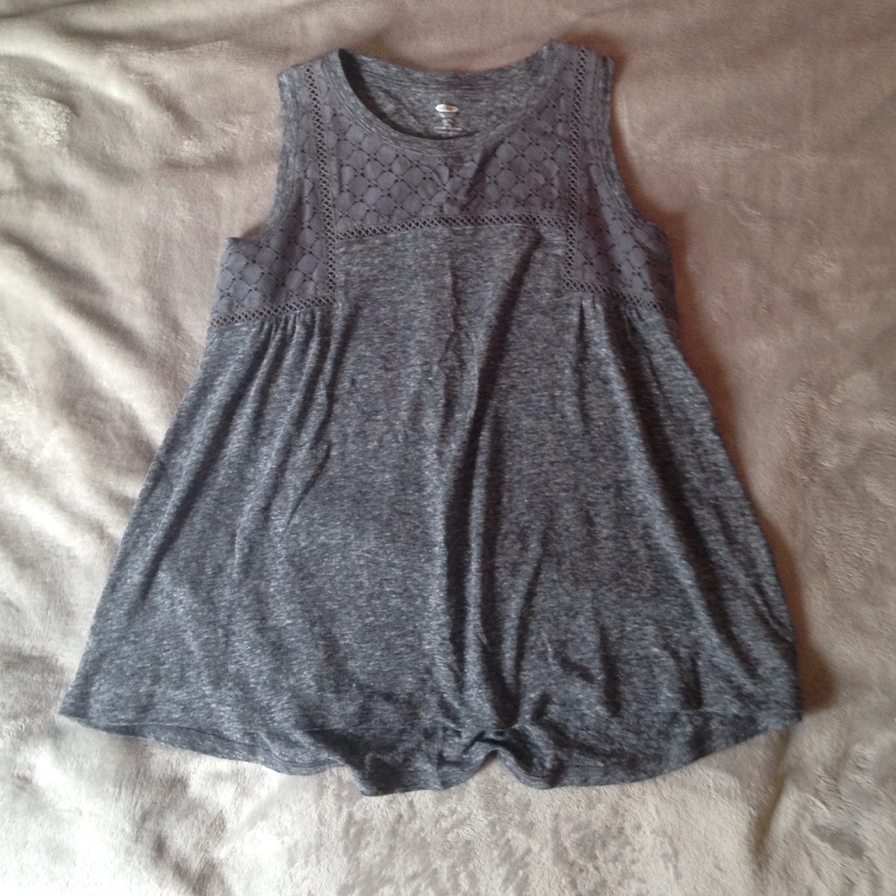 Gray Old Navy tank top🖤