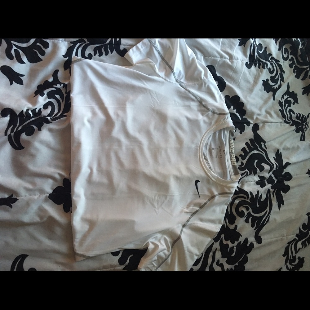 Husbands Nike tee.